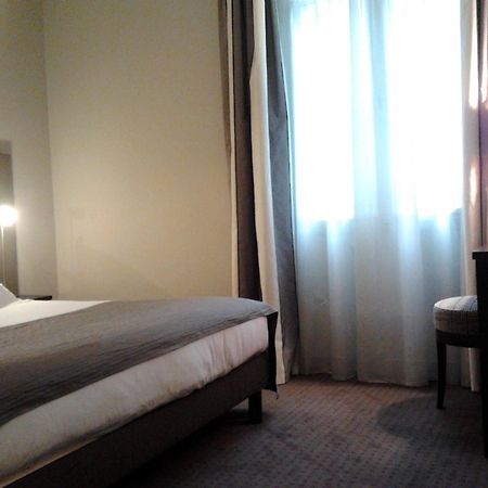 Hotel Ronsard Tours Bagian luar foto