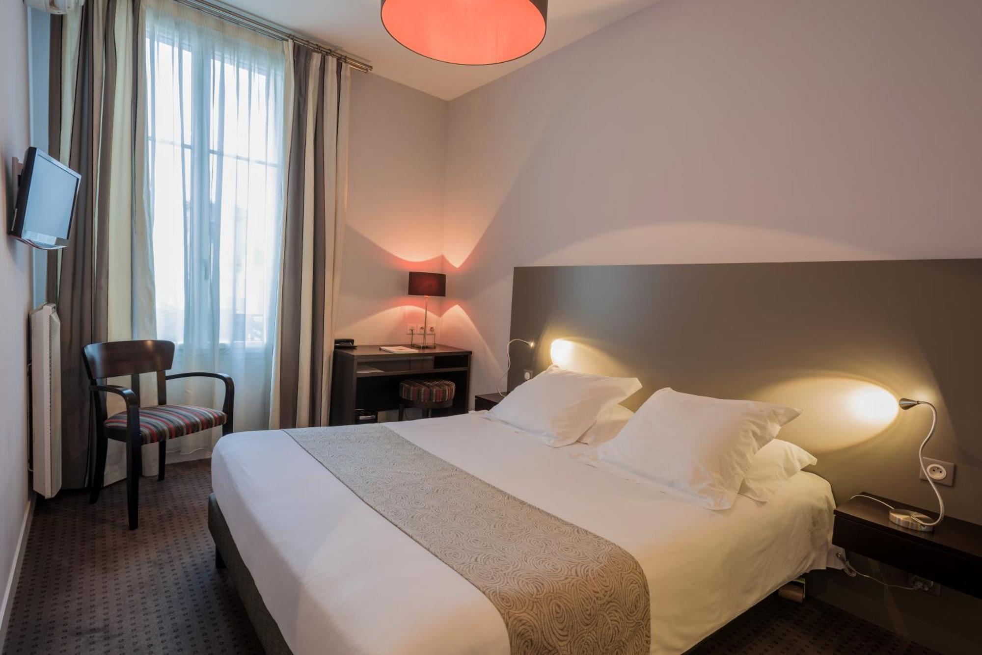 Hotel Ronsard Tours Bagian luar foto