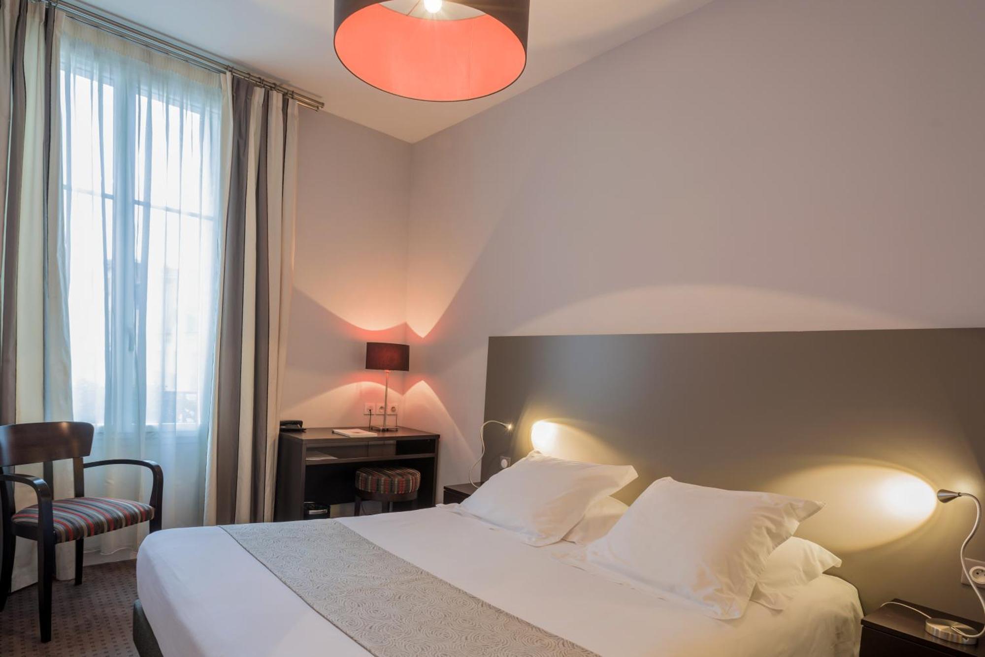 Hotel Ronsard Tours Bagian luar foto