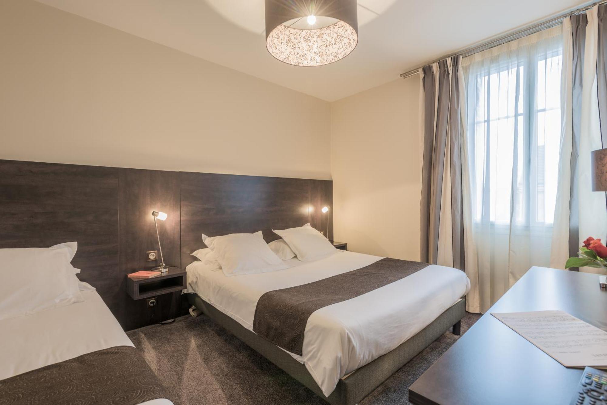 Hotel Ronsard Tours Bagian luar foto