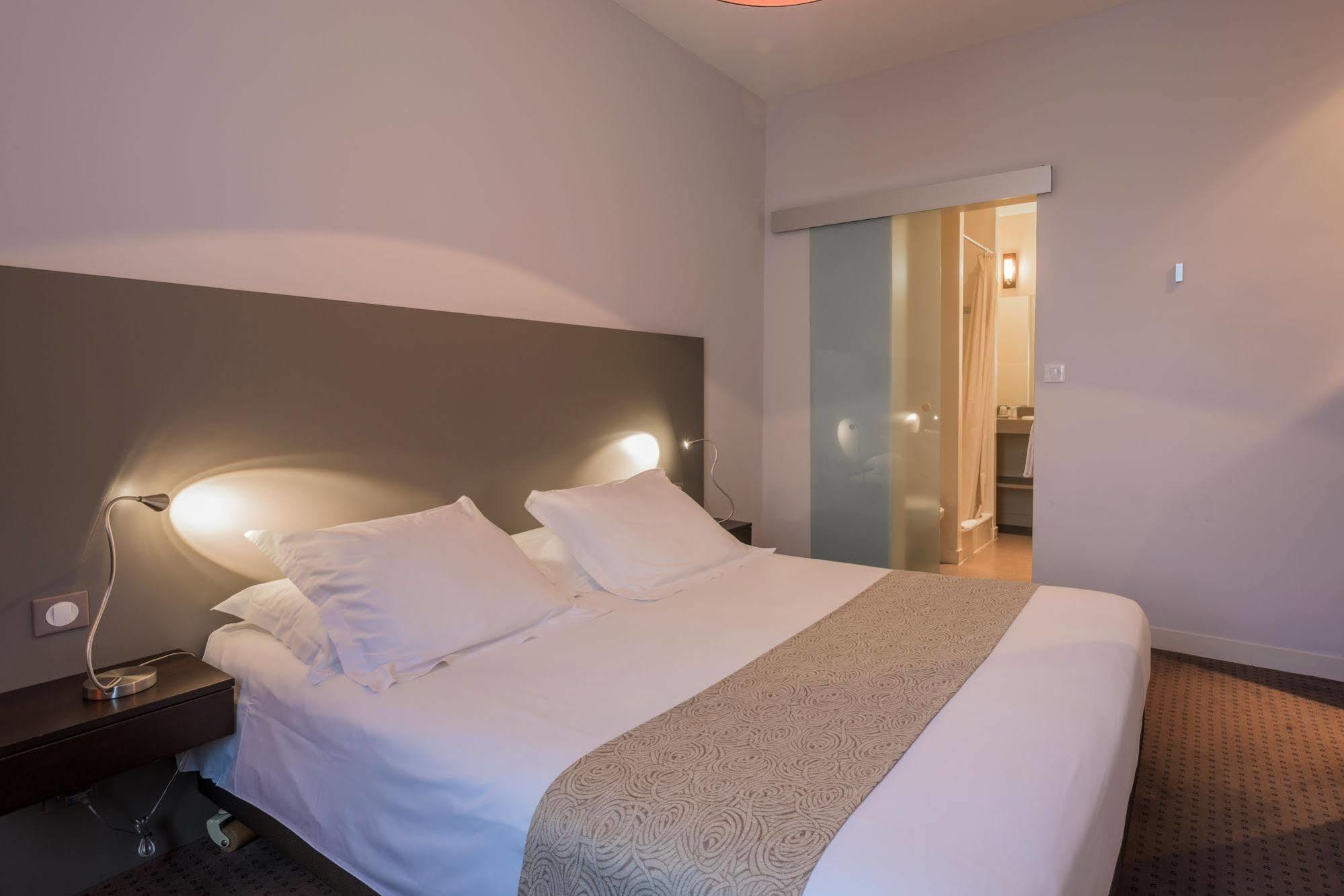 Hotel Ronsard Tours Bagian luar foto